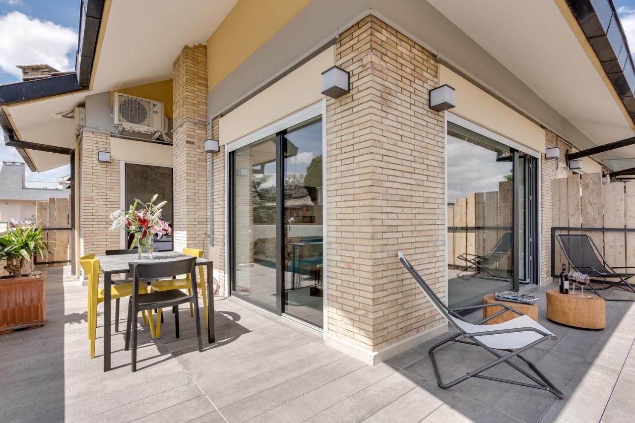 Rome As You Feel - Vatican Terrace Apartments With View — Photos 1